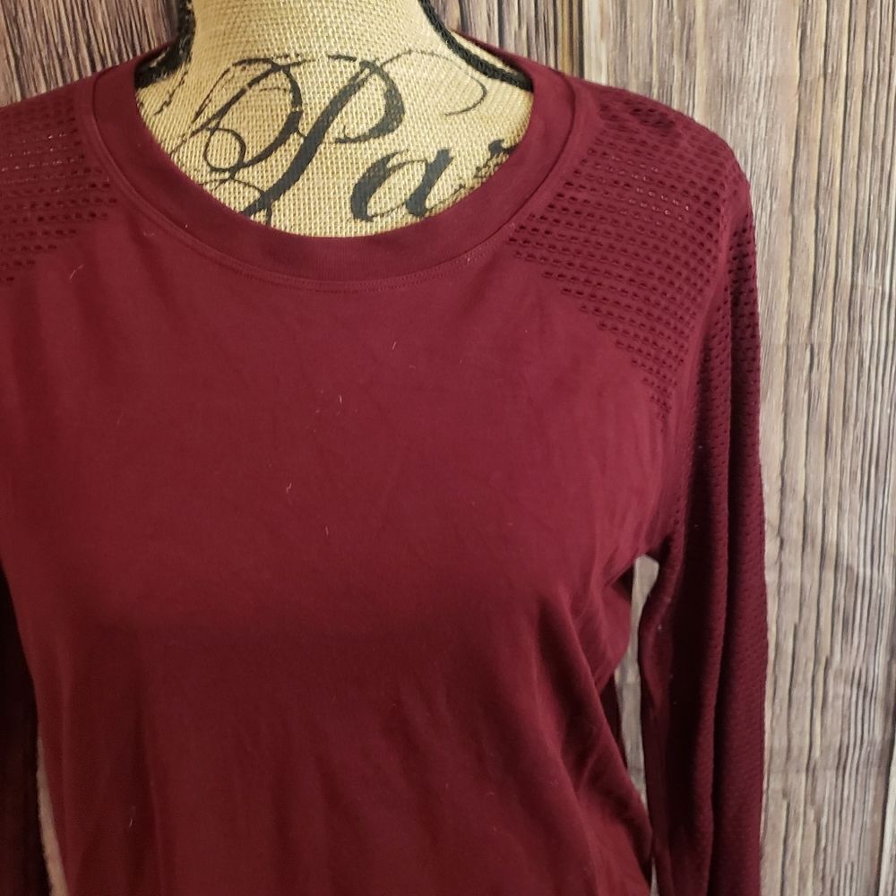 3 for $25 Fabletics Top - Picture 3 of 11
